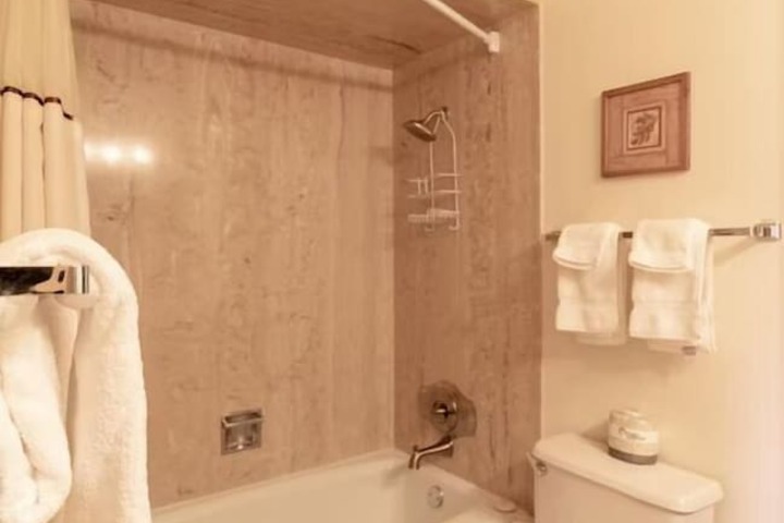 Room 48 of 82