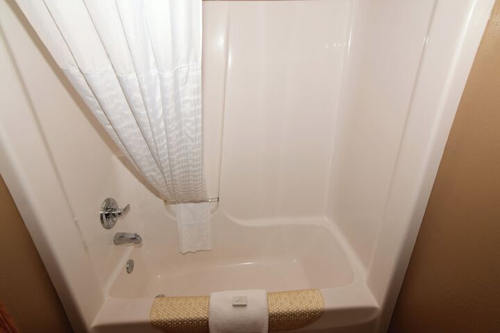 Room 10 of 118