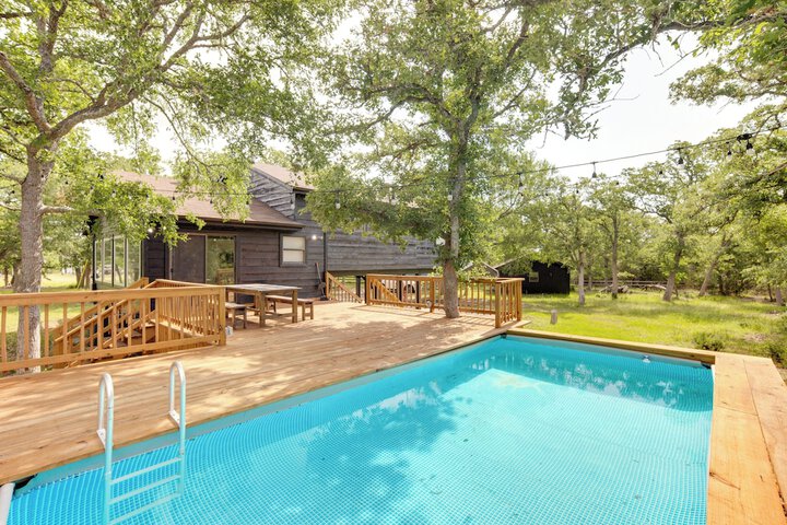 Somerville Cabin w / Private Pool!