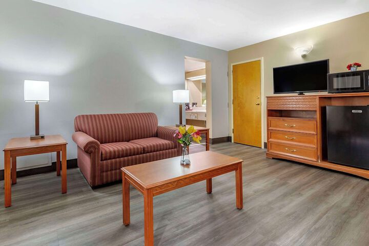 Room 11 of 23