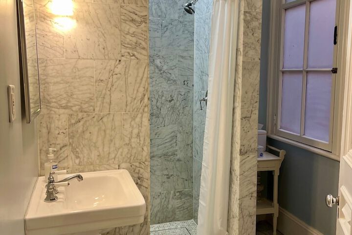 Room 10 of 23