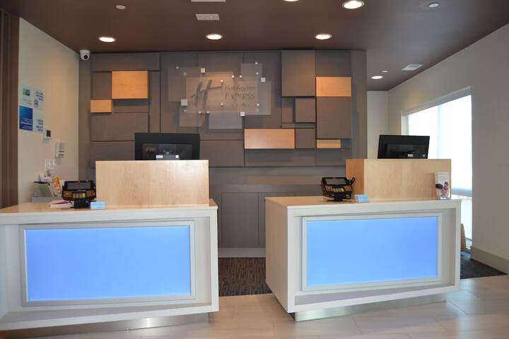 Holiday Inn Express & Suites Goodlettsville N - Nashville by IHG