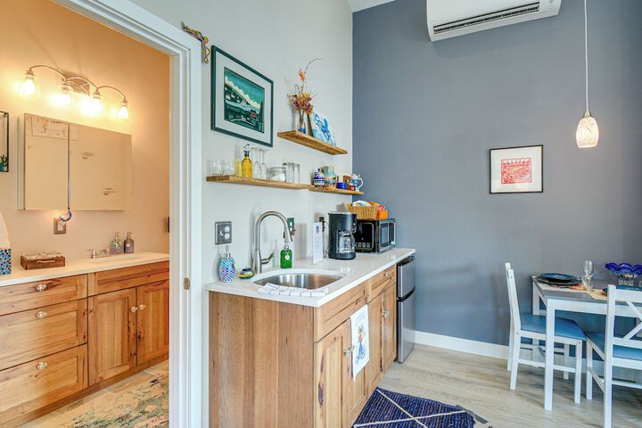 Bremerton Studio w / Bay View: Beach Access!