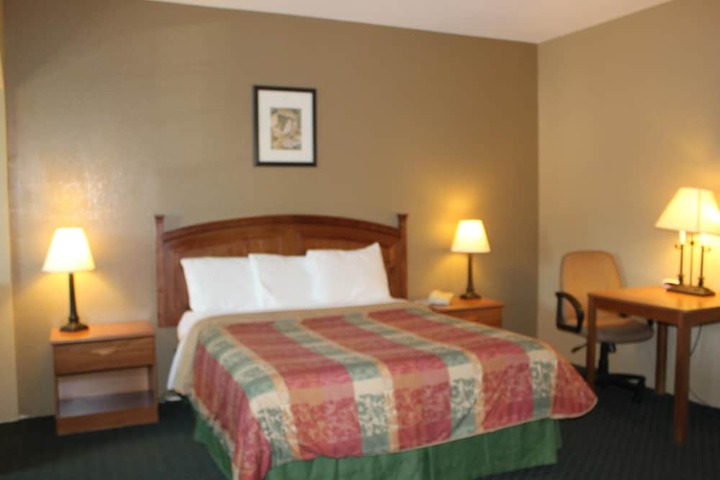 Room 17 of 40