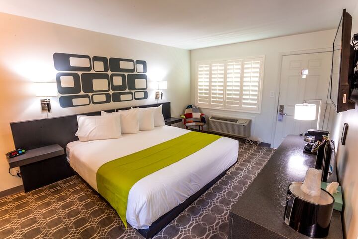 Room 7 of 32