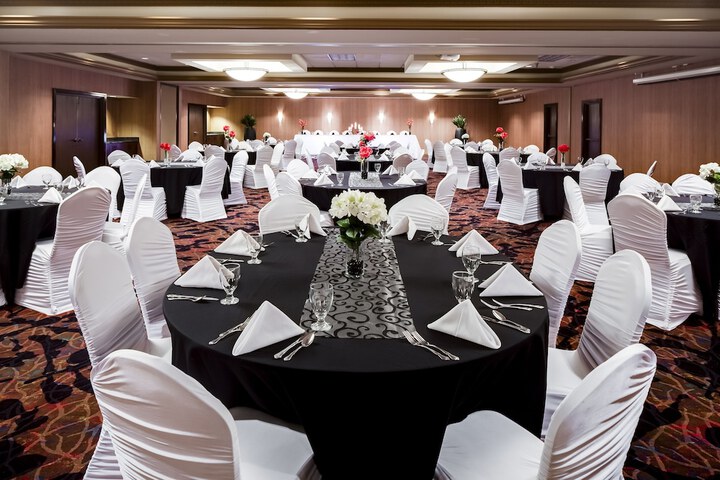 Ballroom/Hall 85 of 89