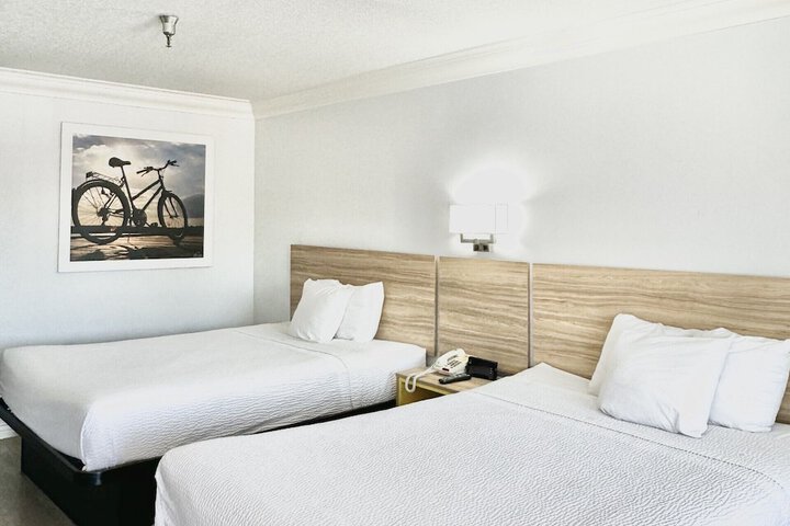 Days Inn by Wyndham Near City of Hope