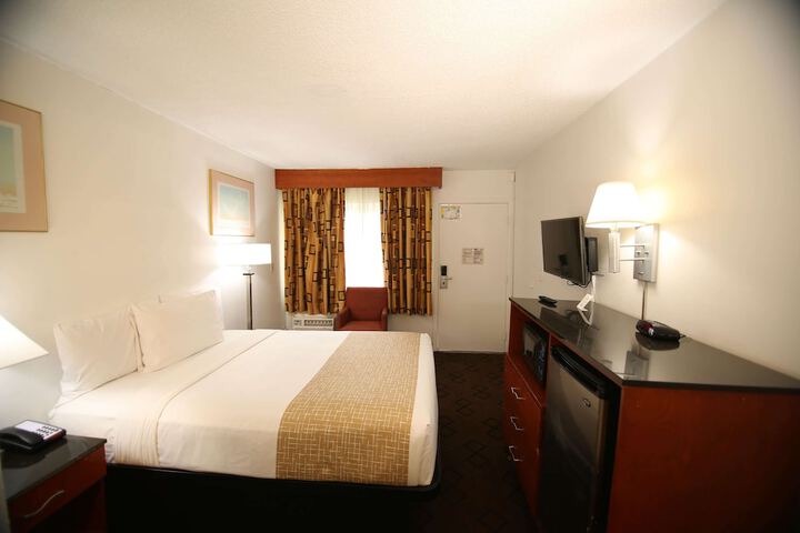 Room 17 of 26