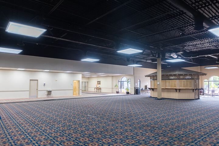 Ballroom/Hall 30 of 32