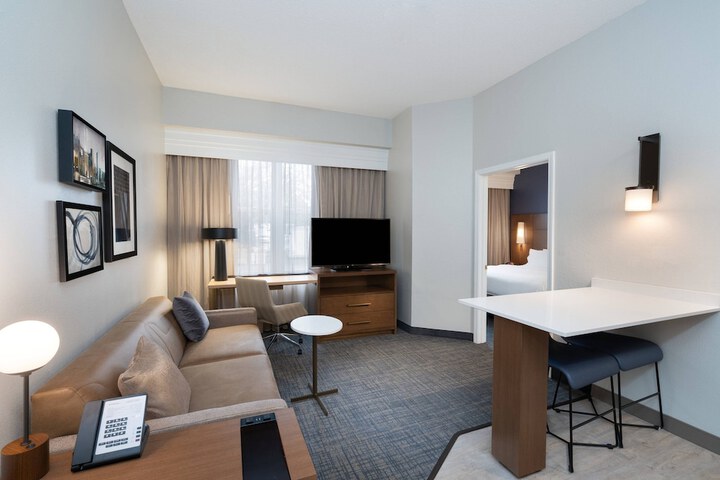 Room 16 of 30