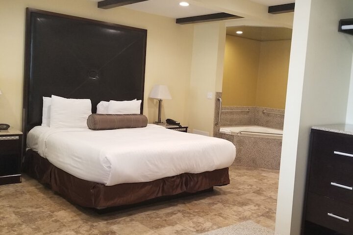 Room 35 of 66