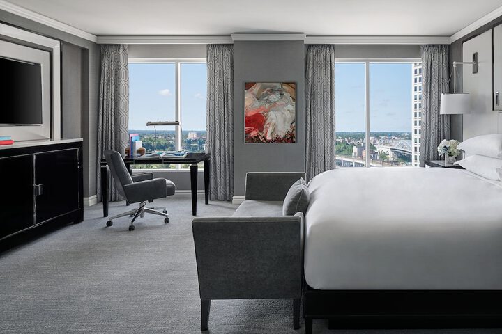 Room 32 of 82