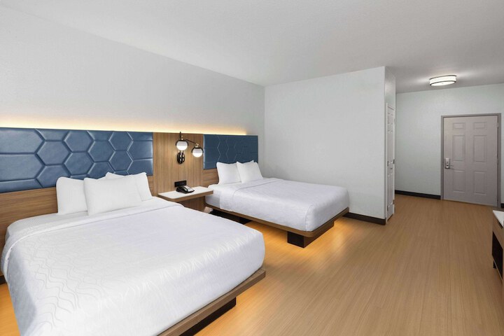 Room 18 of 47