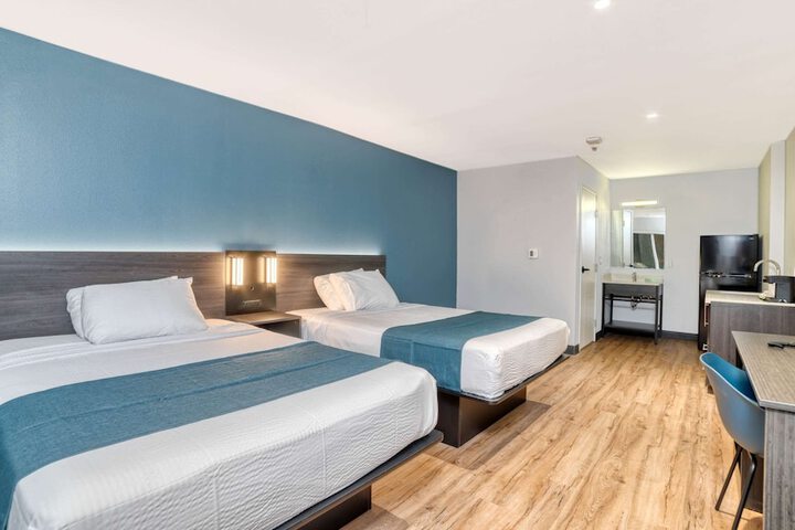 Studio 6 Suites – Stockton CA – Waterfront