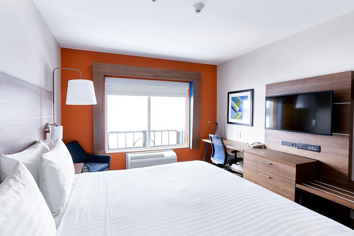 Holiday Inn Express Hotel & Suites Airport Dieppe by IHG