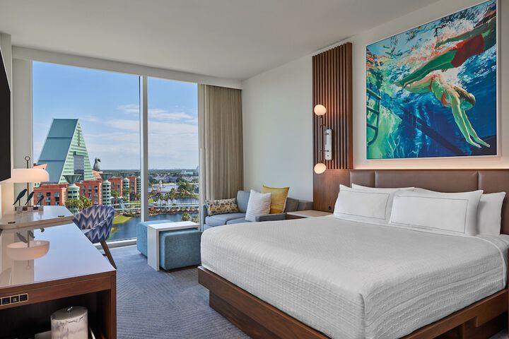 Room 34 of 162