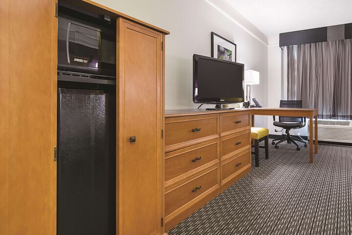Room 28 of 48