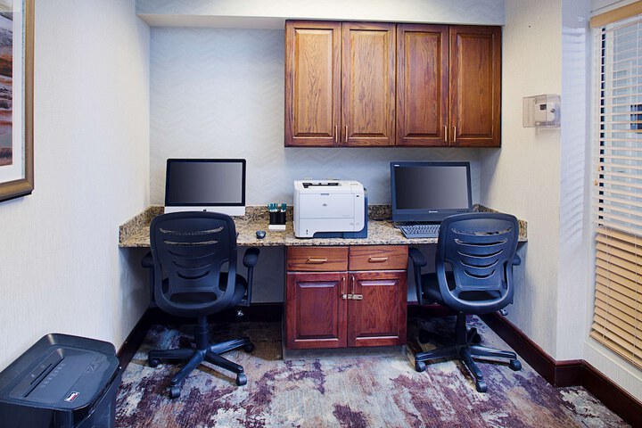 Business Center 26 of 27