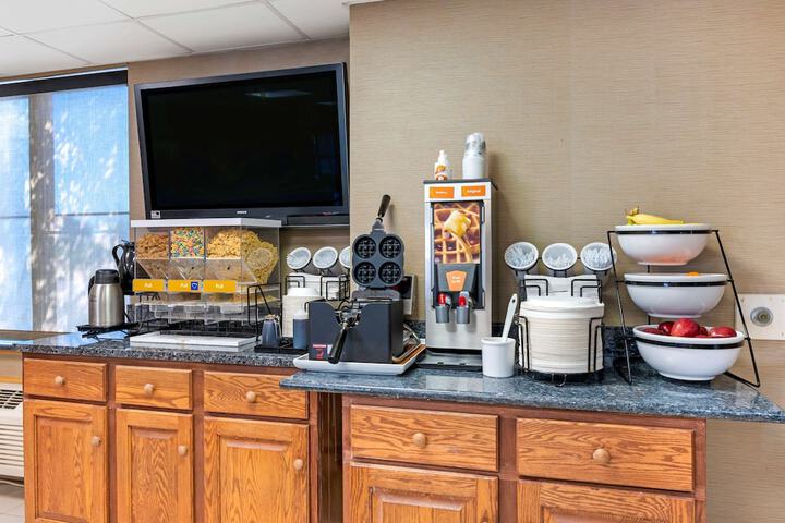 Breakfast/Coffee Service 44 of 53