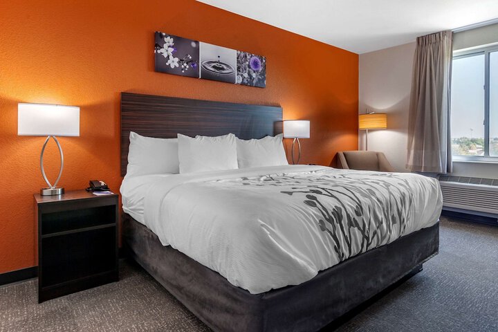 Room 19 of 38