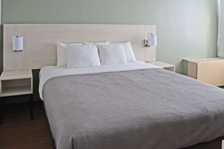 Room 19 of 53