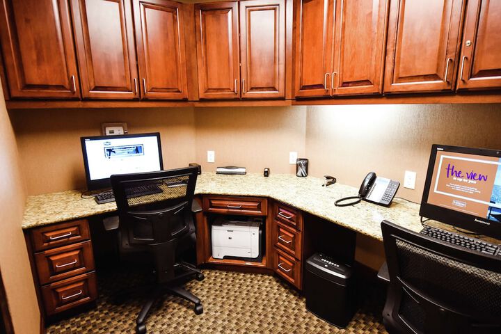 Business Center 29 of 29