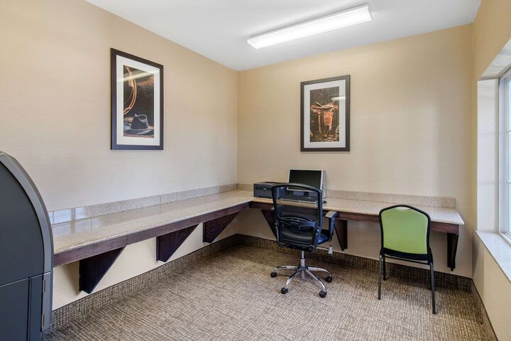 Business Center 34 of 34