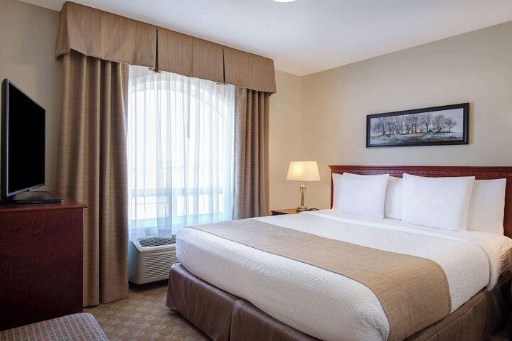 Days Inn by Wyndham Dawson Creek