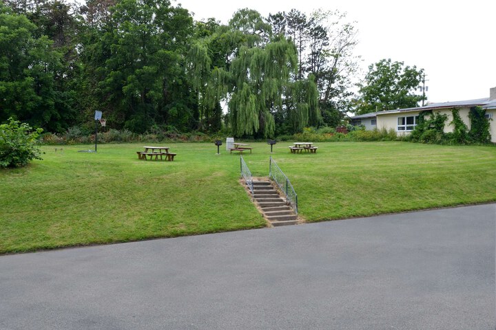 Property Grounds 31 of 32