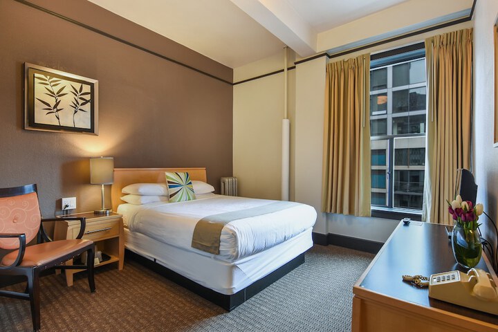 Room 7 of 24