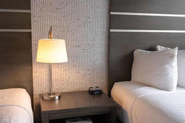 Room 16 of 39