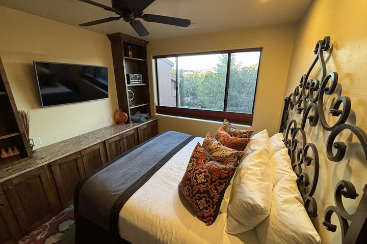 Room 166 of 285