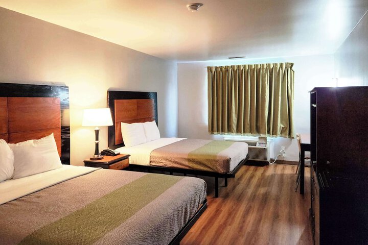 Room 17 of 39