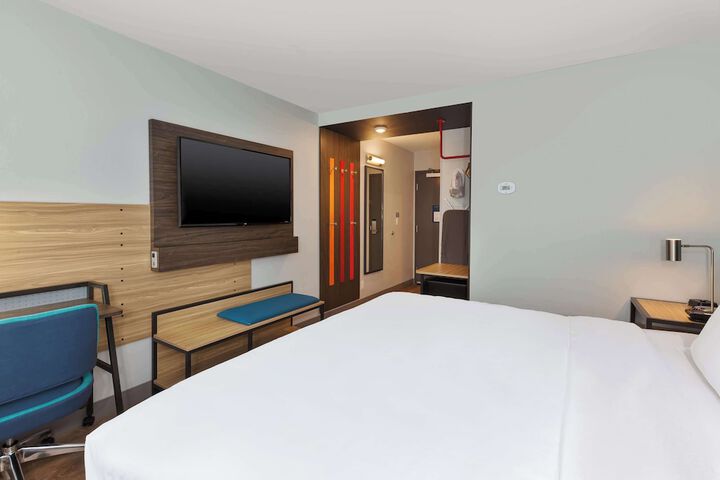 Tru by Hilton Comstock Park Grand Rapids