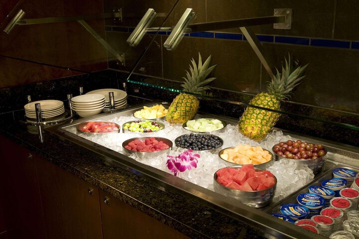 DOUBLETREE BY HILTON NORWALK