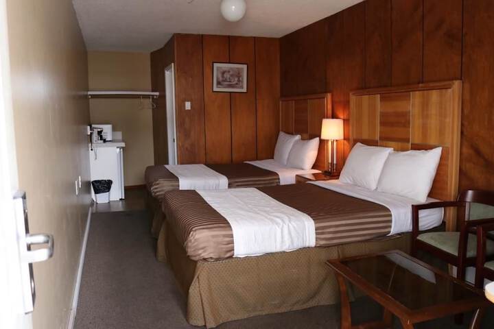 Room 10 of 27