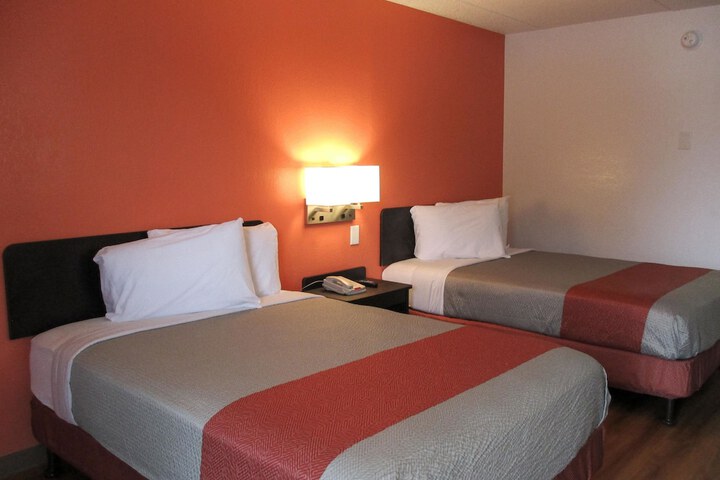 Room 17 of 44