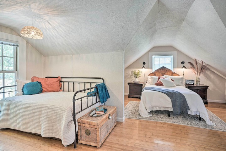 Downtown Nevada City 1900 Victorian Retreat!