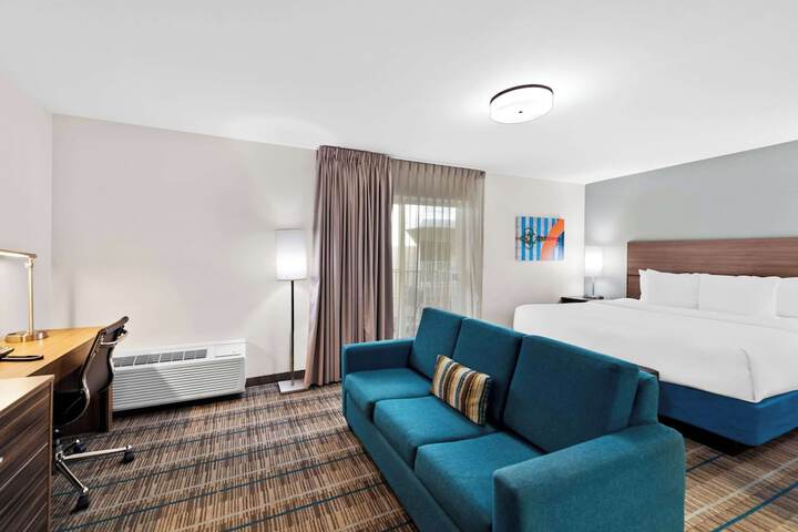 Room 53 of 66