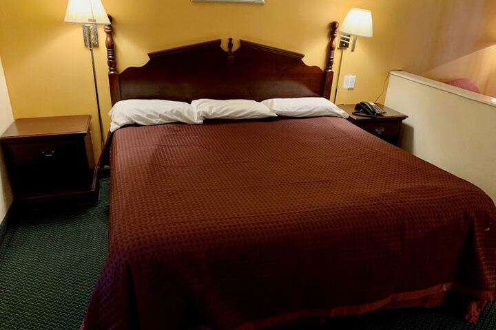Room 16 of 29