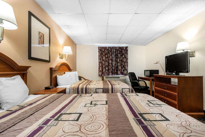 Room 10 of 29