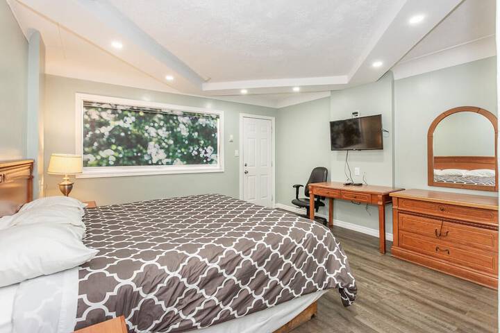 Room 53 of 60