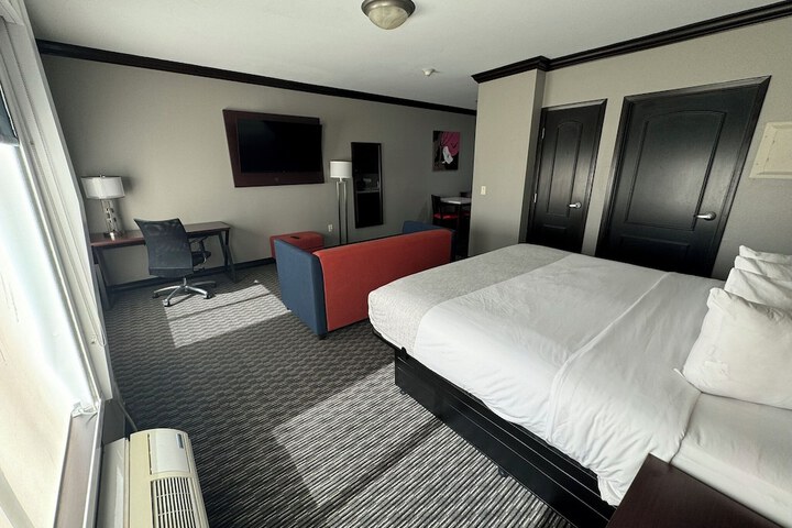 Room 34 of 66