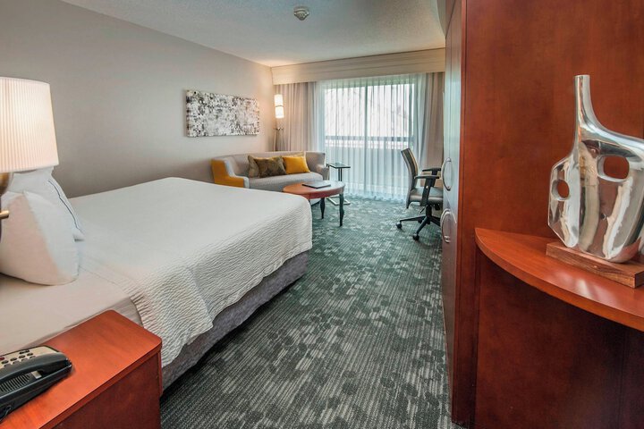 Room 14 of 33