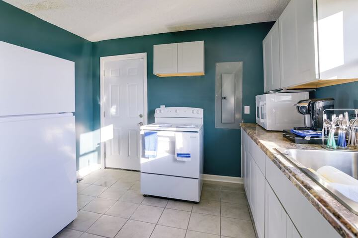 Walkable Hopkinsville Home w / Yard!
