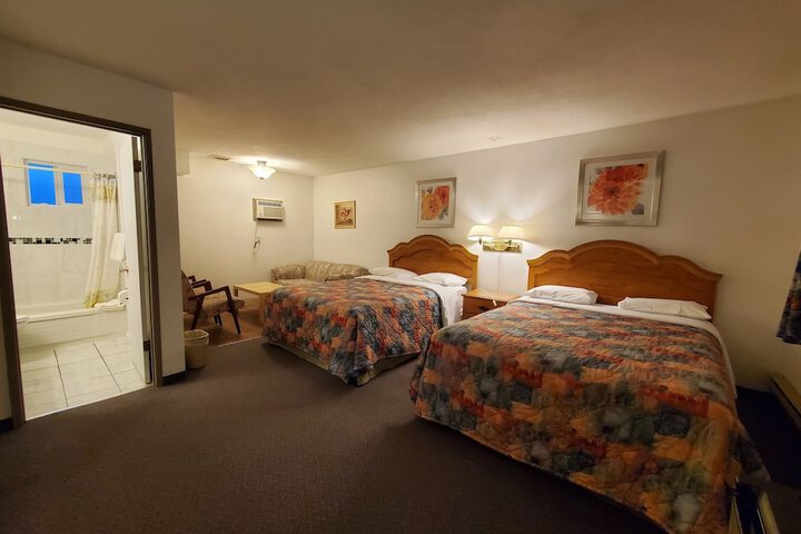 Room 13 of 16