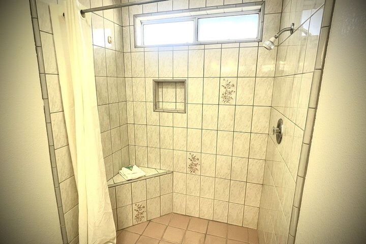 Room 108 of 143