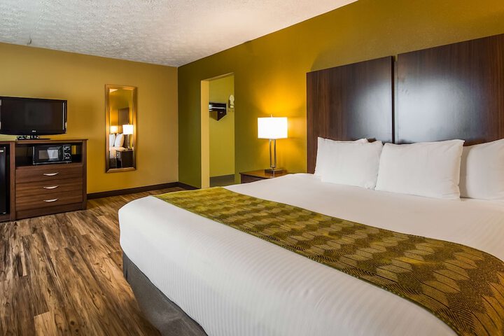 Room 32 of 37