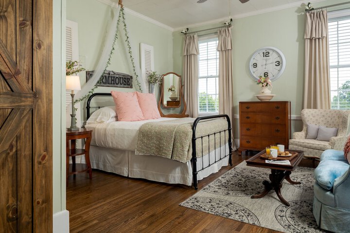 Room 16 of 51