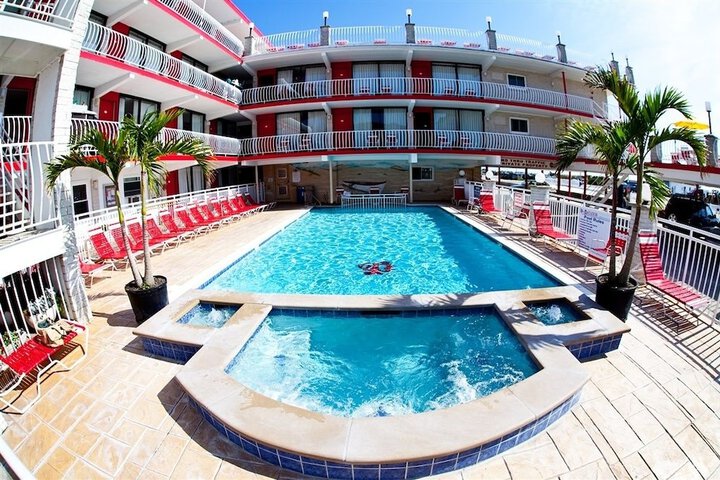 Matador Oceanfront Resort